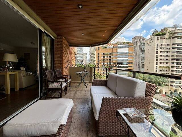 Venda em Jardim Europa - São Paulo