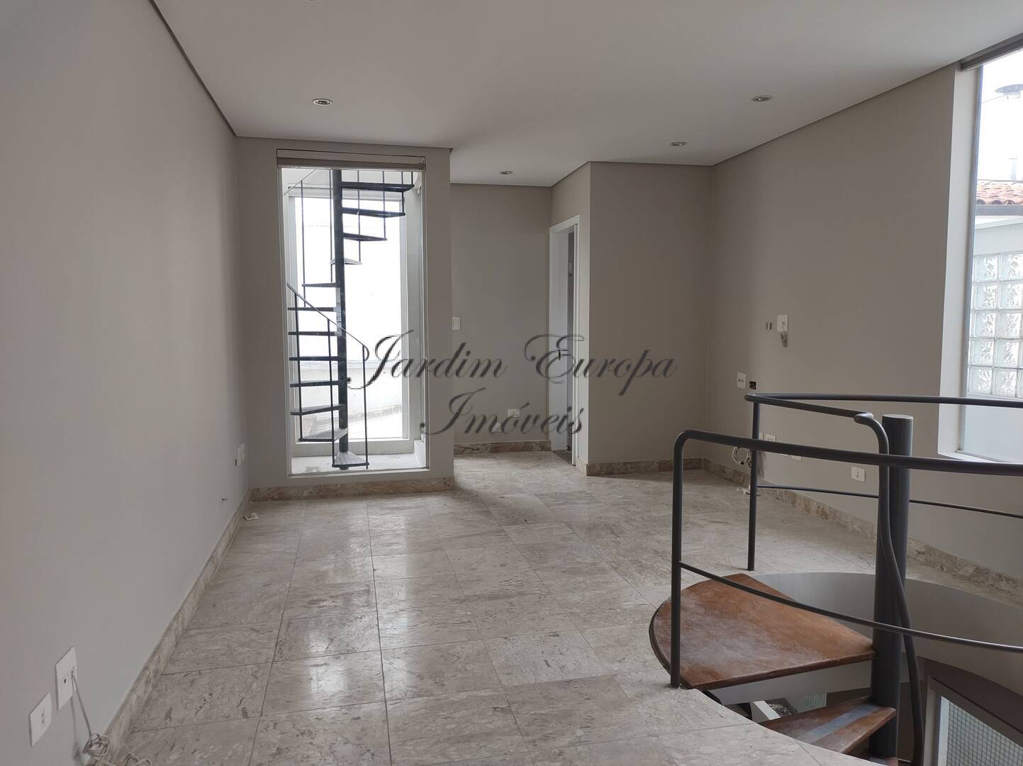 Sobrado à venda e aluguel com 2 quartos, 250m² - Foto 13