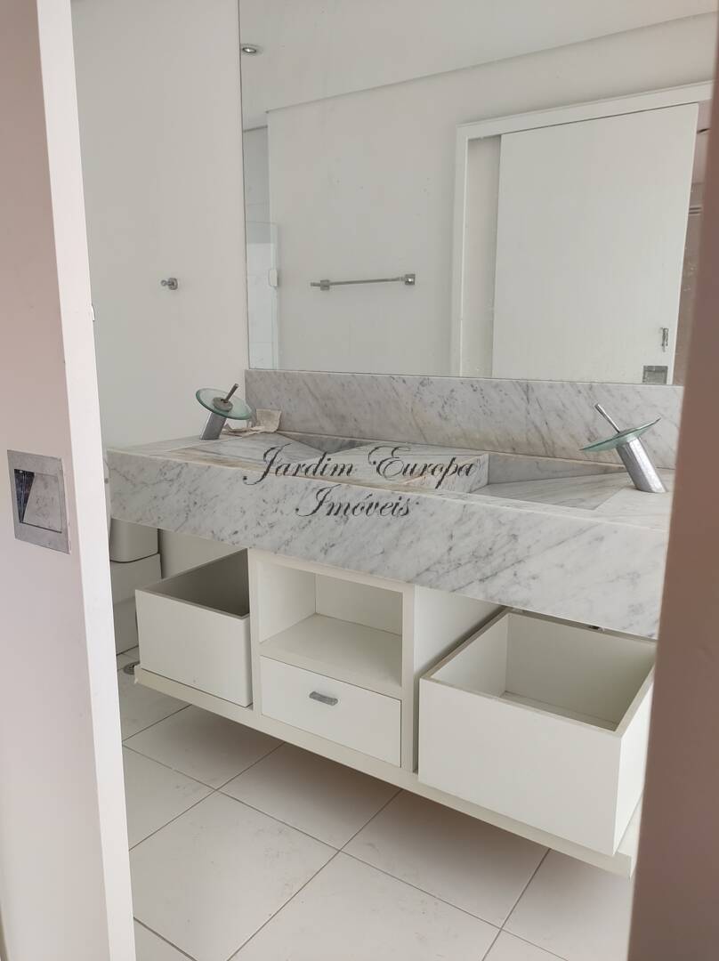Sobrado à venda e aluguel com 2 quartos, 250m² - Foto 17
