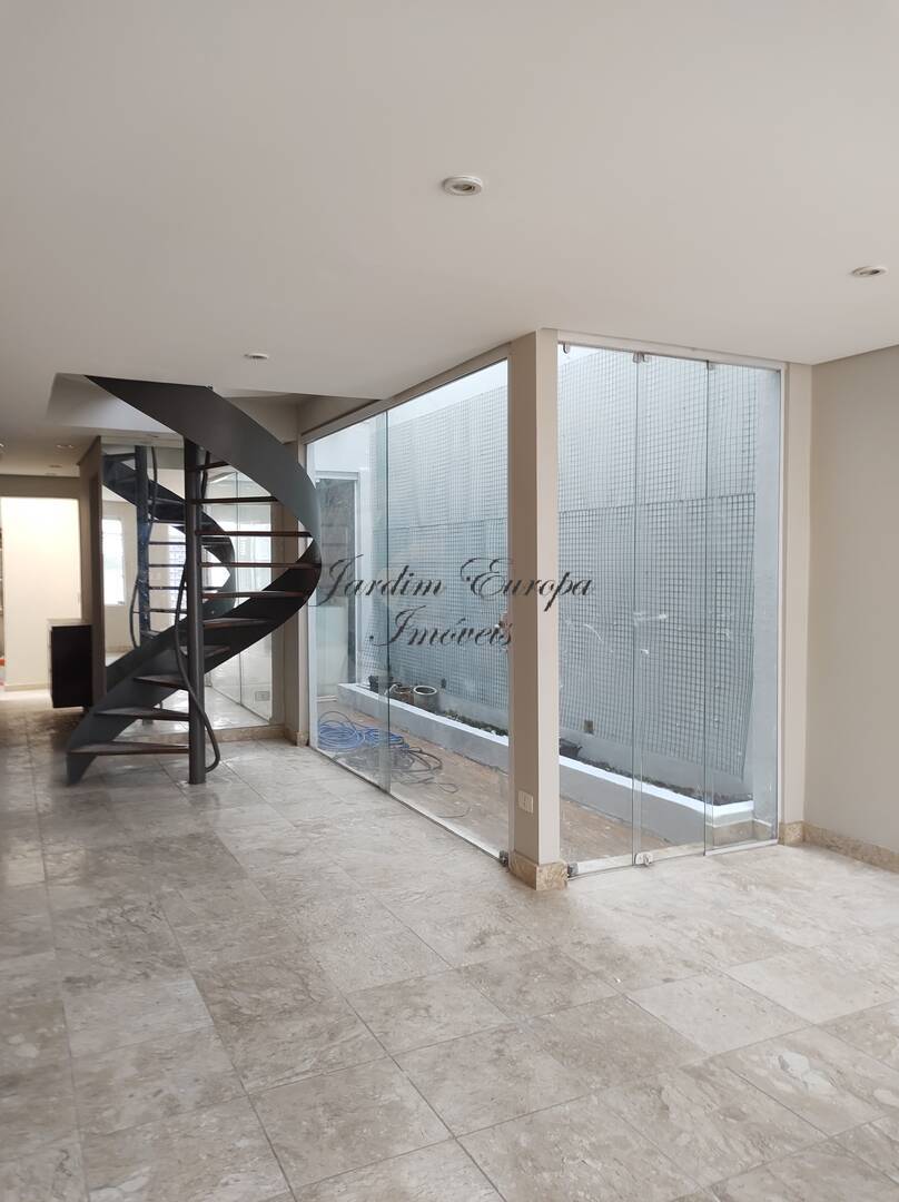Sobrado à venda e aluguel com 2 quartos, 250m² - Foto 4