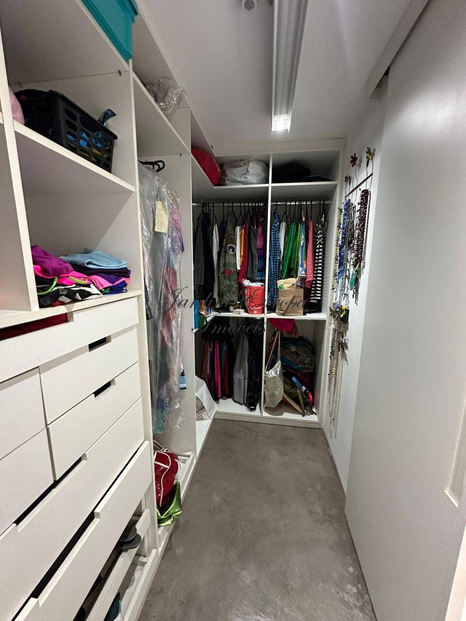 Apartamento para alugar com 3 quartos, 260m² - Foto 8