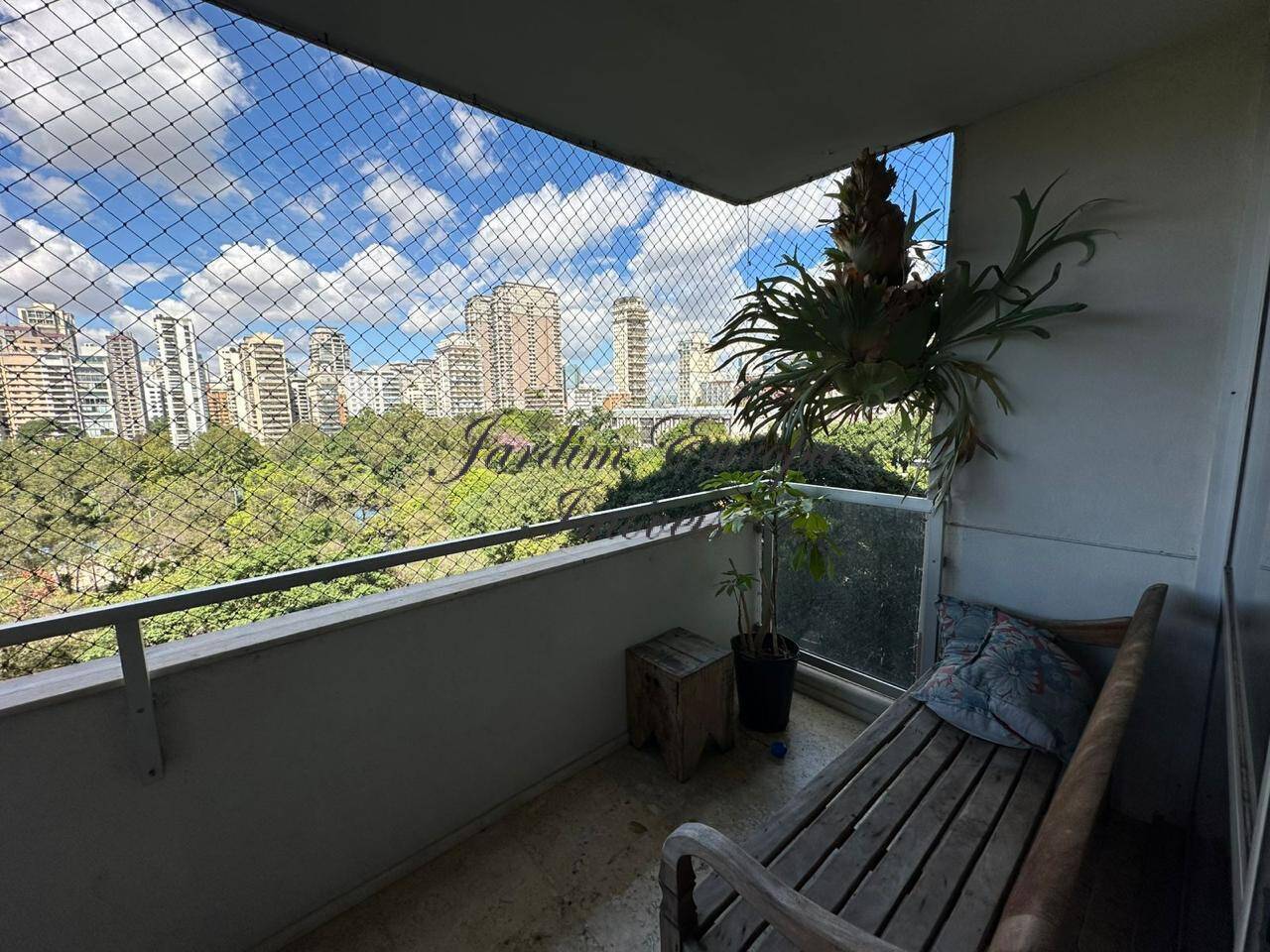 Apartamento para alugar com 3 quartos, 260m² - Foto 16