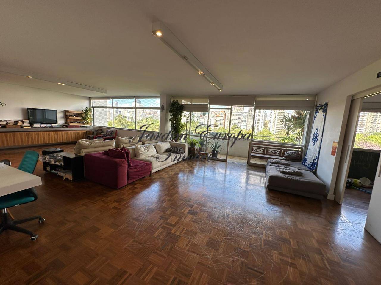 Apartamento para alugar com 3 quartos, 260m² - Foto 20