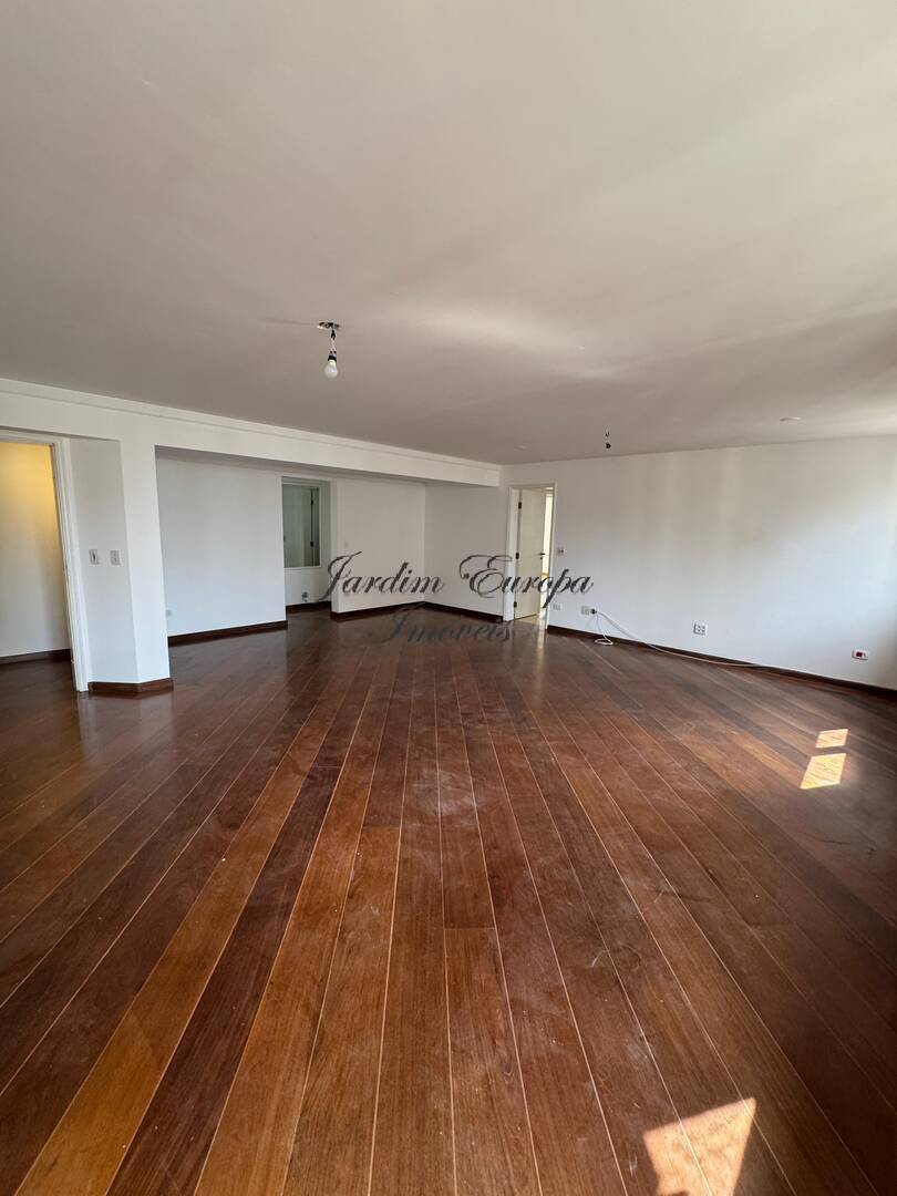 Apartamento para alugar com 3 quartos, 144m² - Foto 1