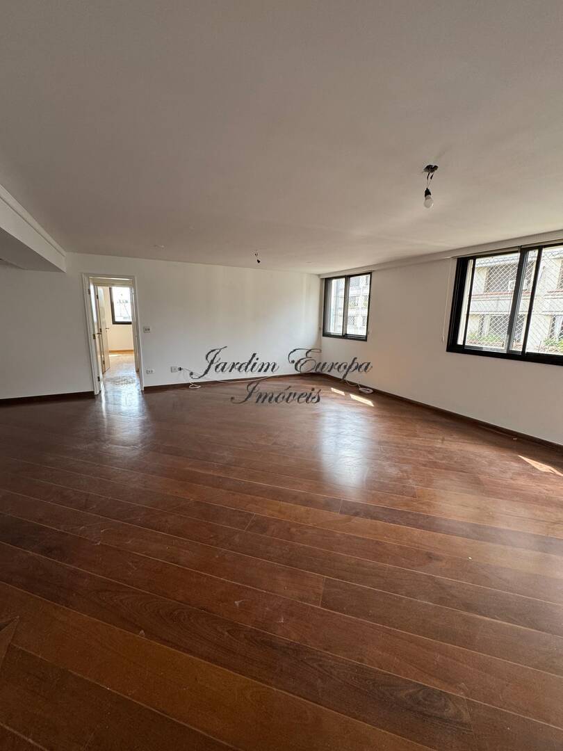 Apartamento para alugar com 3 quartos, 144m² - Foto 2