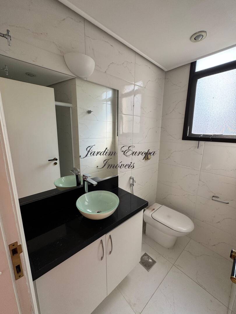Apartamento para alugar com 3 quartos, 144m² - Foto 14