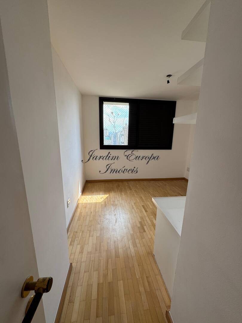 Apartamento para alugar com 3 quartos, 144m² - Foto 12