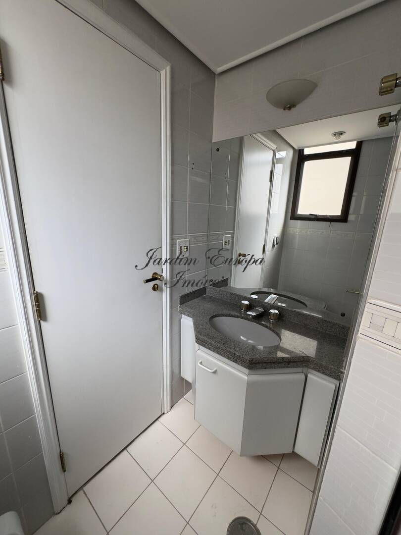 Apartamento para alugar com 3 quartos, 144m² - Foto 10