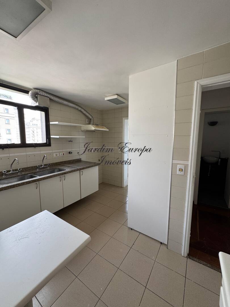 Apartamento para alugar com 3 quartos, 144m² - Foto 29