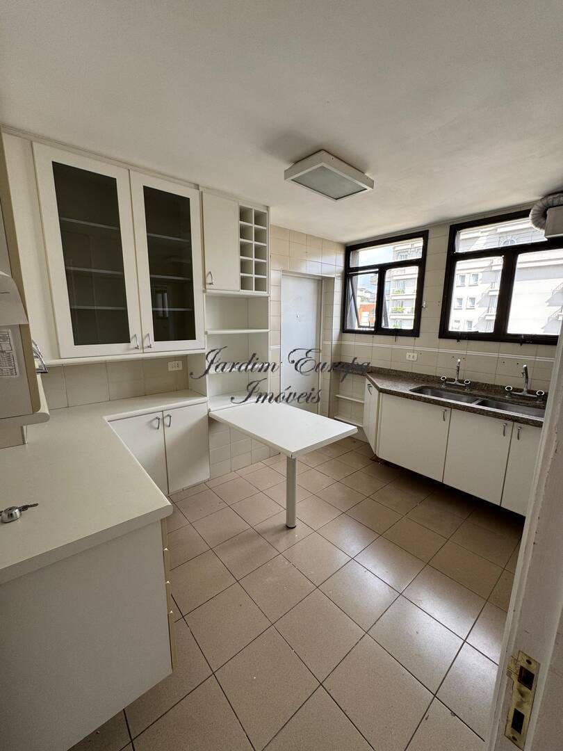 Apartamento para alugar com 3 quartos, 144m² - Foto 27