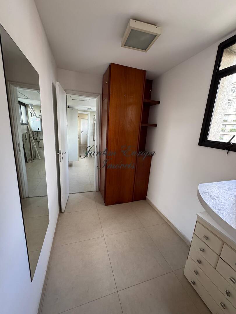Apartamento para alugar com 3 quartos, 144m² - Foto 35