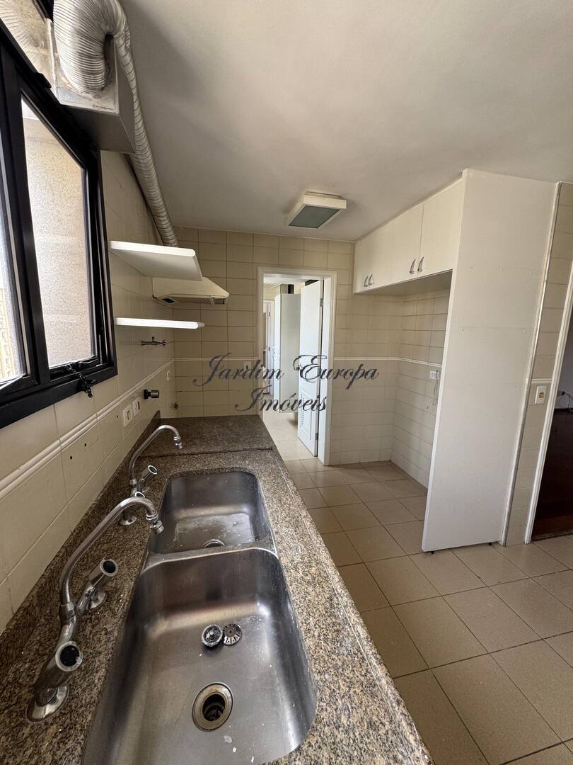 Apartamento para alugar com 3 quartos, 144m² - Foto 28