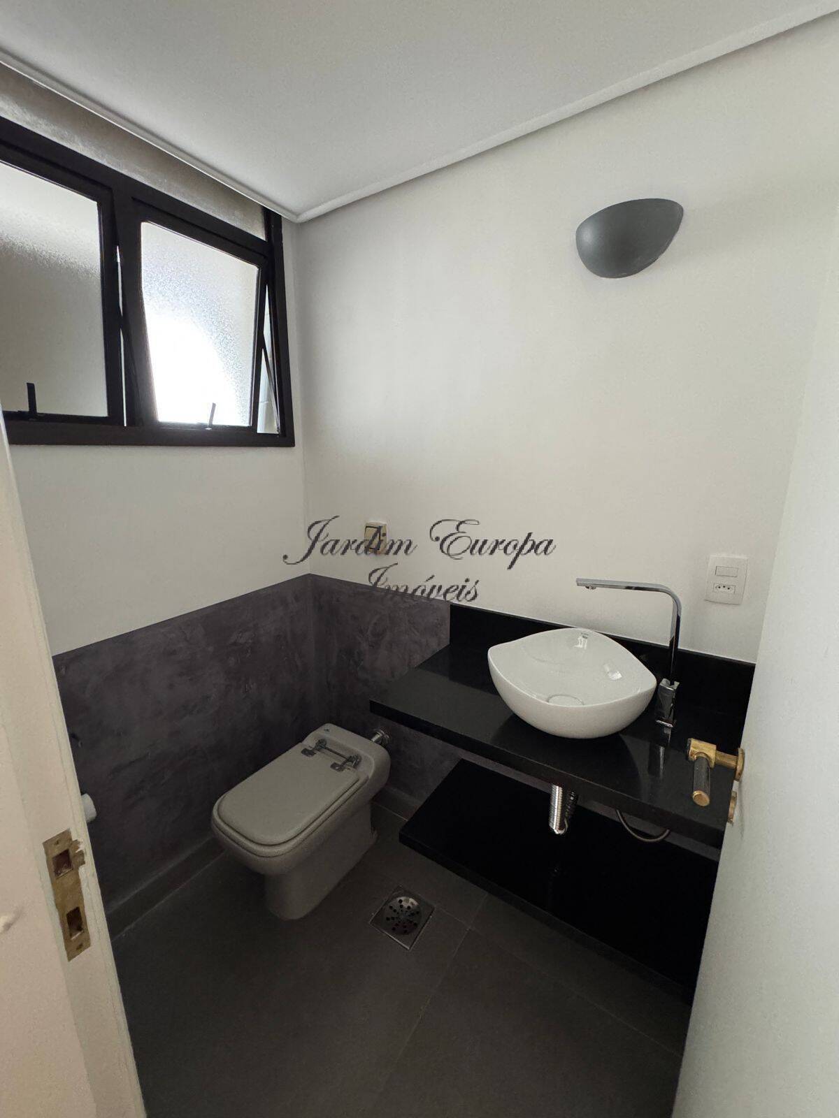 Apartamento para alugar com 3 quartos, 144m² - Foto 26