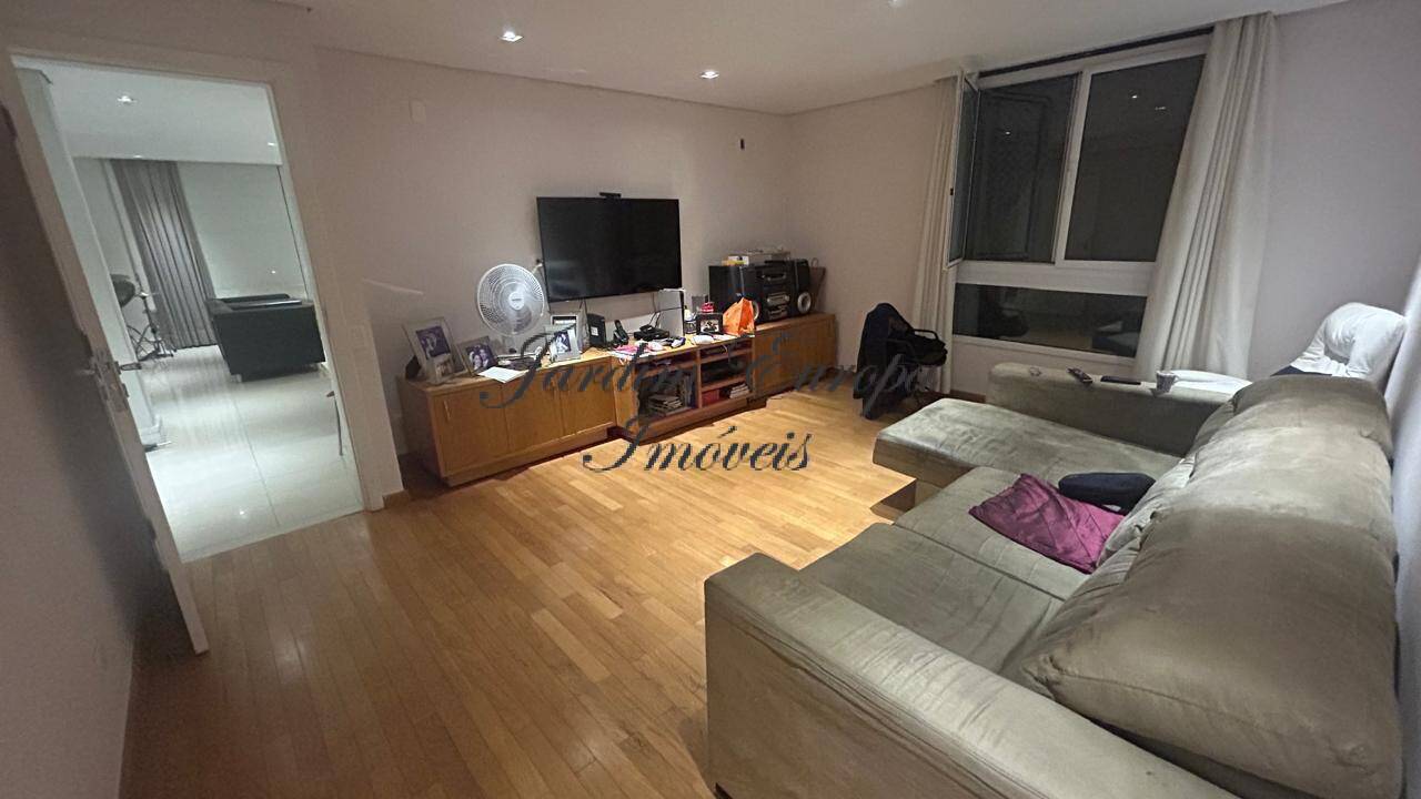 Apartamento, 3 quartos, 240 m² - Foto 1