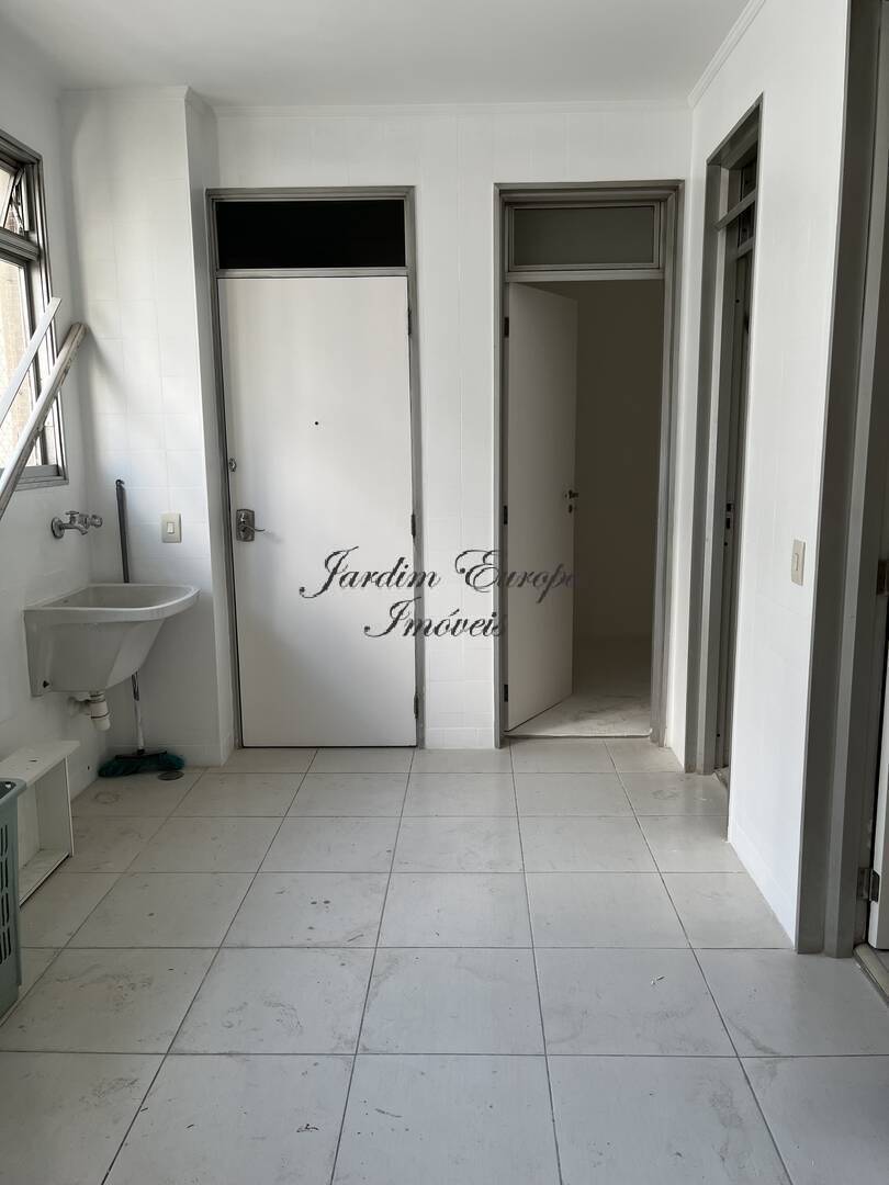 Apartamento à venda e aluguel com 3 quartos, 240m² - Foto 18