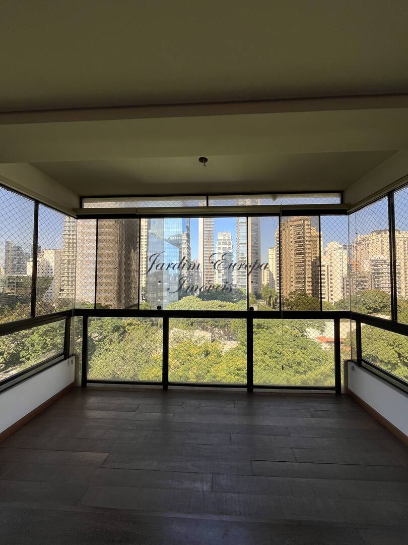Apartamento, 3 quartos, 200 m² - Foto 1