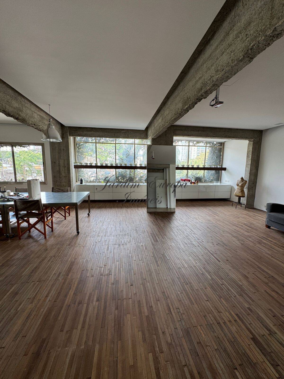 Apartamento, 1 quarto, 137 m² - Foto 1